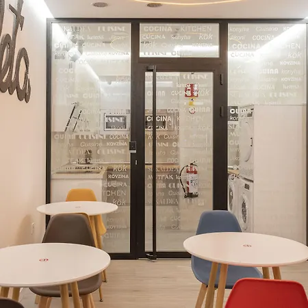 & Kitchen Zorroza ゲストハウス 3*