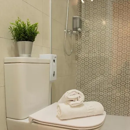 & Kitchen Zorroza بيت ضيافة بلباو