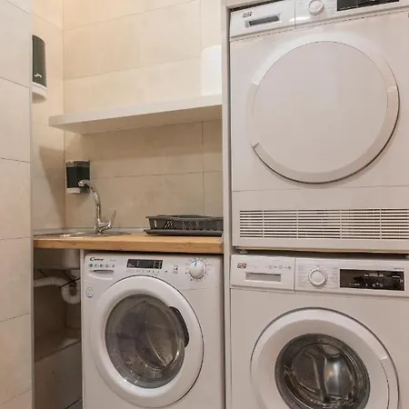 & Kitchen Zorroza بيت ضيافة