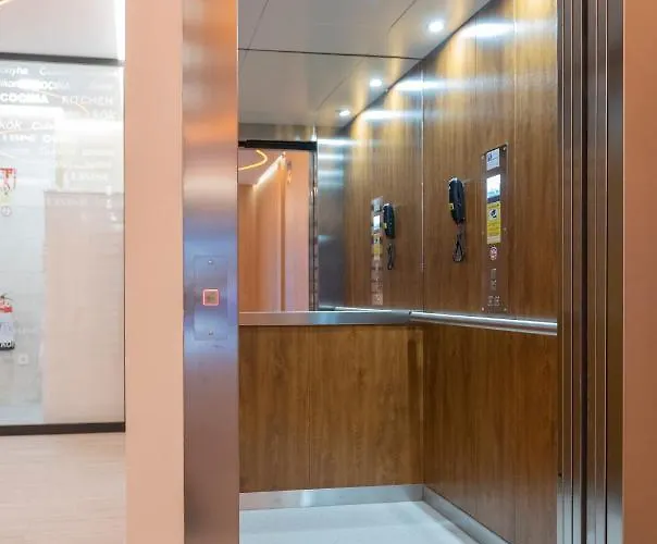 & Kitchen Zorroza Πανσιόν